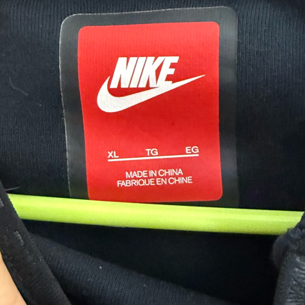 {Nike}-Size: XL-Women's Black Hoodie - Picture 3 of 5